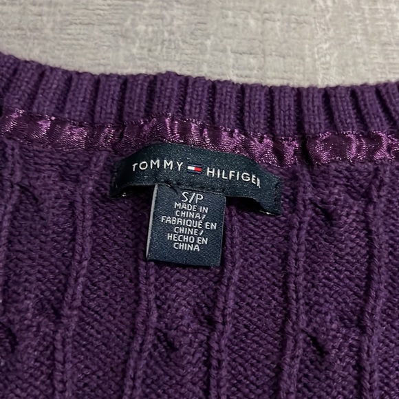 NWOT Tommy Hilfiger Ribbed Cable Knit V-Neck Sweater Eggplant Purple Size Small - Picture 4 of 6